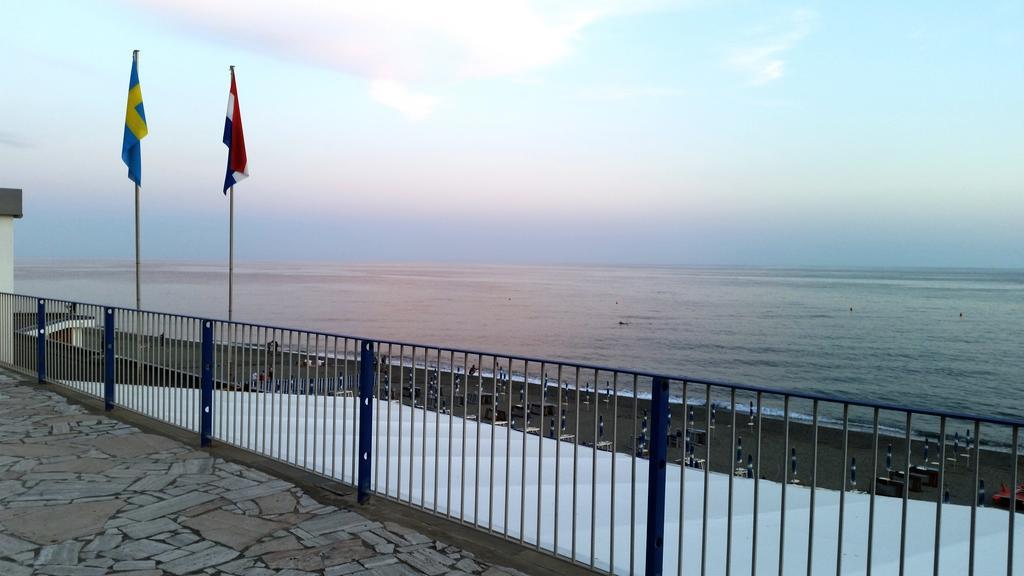 Albergo La Lampara دييفا مارينا المظهر الخارجي الصورة